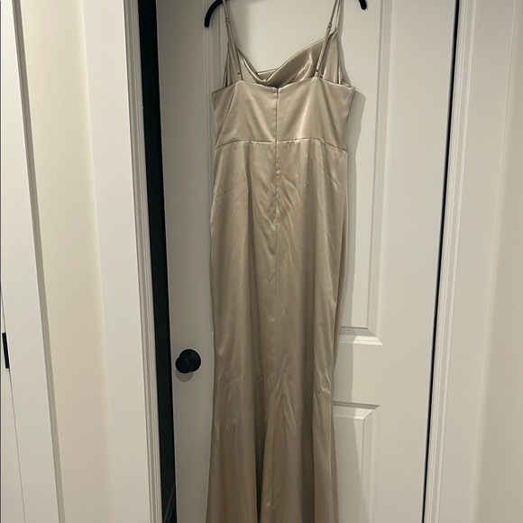 Elegant Gold Satin Gown - Picture 4 of 5